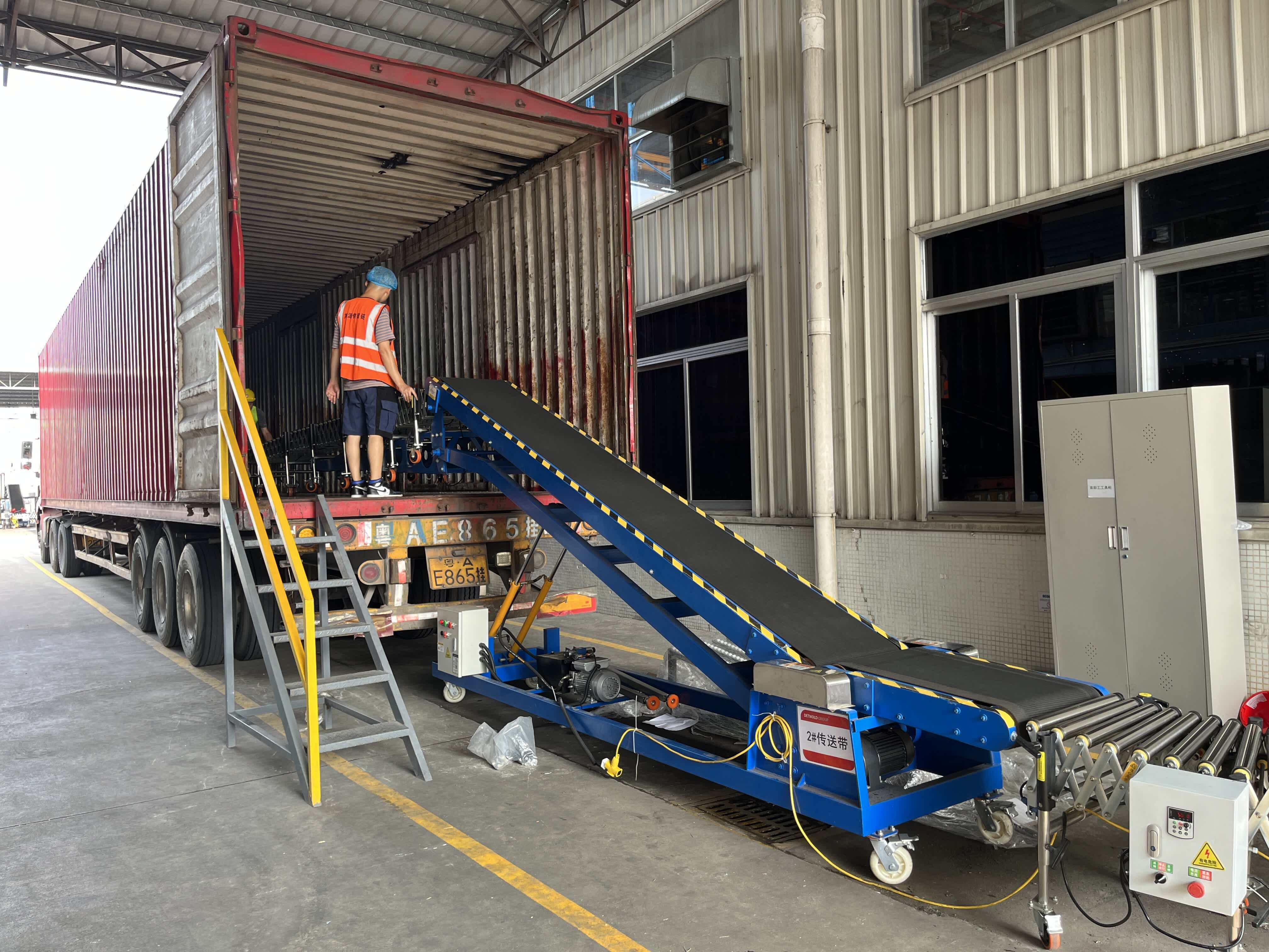Ramp Conveyor_Roller Conveyor Extending into Truck Compartment Setup