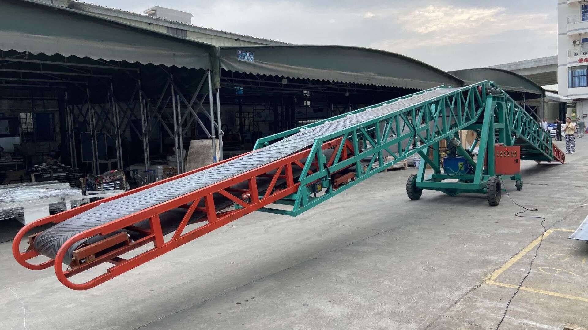 Double Wing Conveyor Lowered State