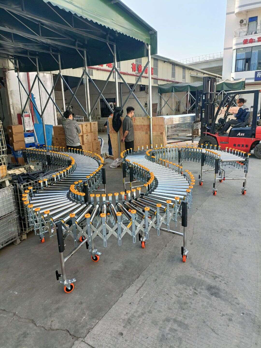 Mobile Powered Roller Conveyor: a cross-docking "land bridge" solution